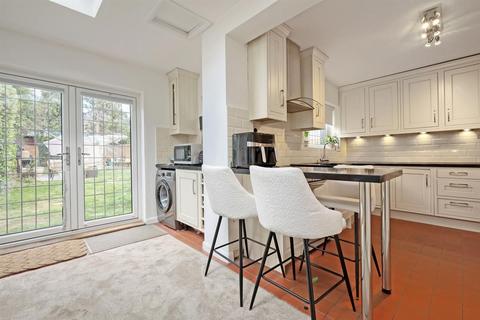 3 bedroom semi-detached house for sale, Pine Drive, Ingatestone, CM4
