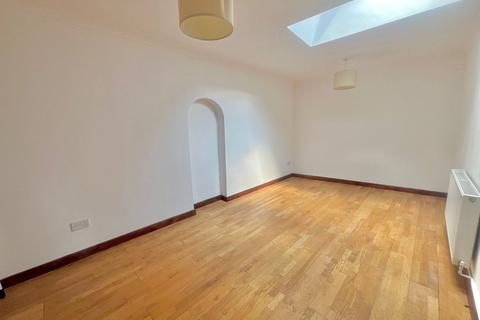 1 High Street, Ulceby, DN39 6TG