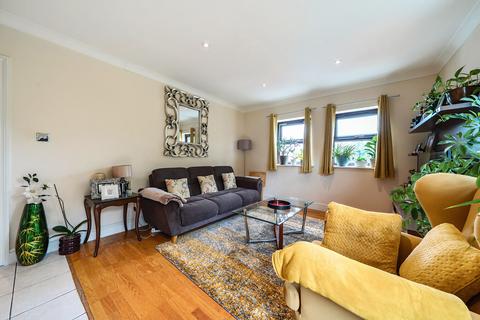 2 bedroom apartment for sale, Carswell Road, London