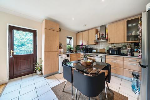 2 bedroom apartment for sale, Carswell Road, London