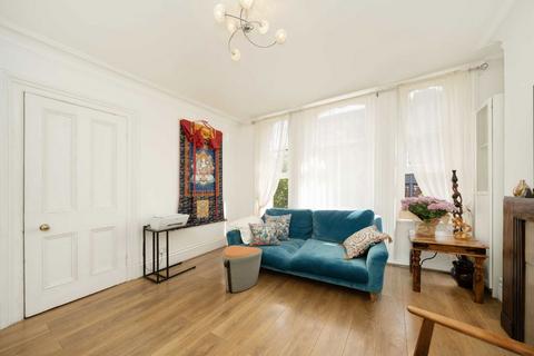 2 bedroom flat for sale, Oxford & Cambridge Mansions, London NW1