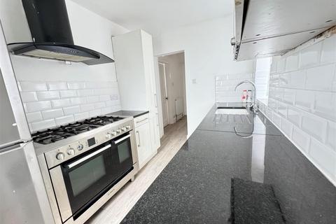 2 bedroom semi-detached house for sale, Carlton Drive, Thundersley