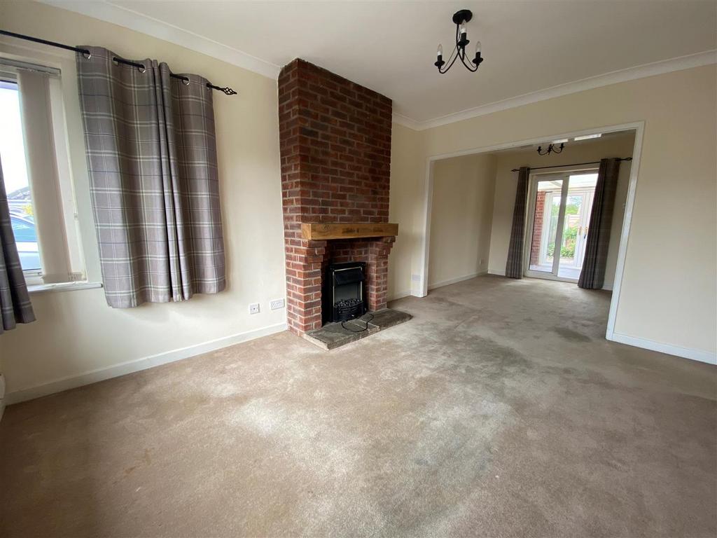 Lounge 6.jpg