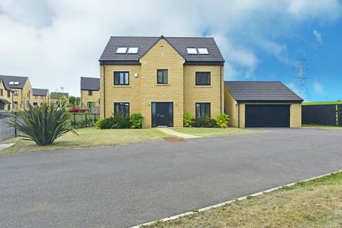 Kensington Way, Gomersal, Cleckheaton, West Yorkshire, BD19