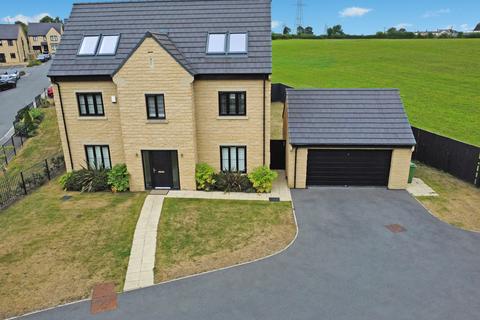 5 bedroom detached house for sale, Kensington Way, Gomersal, Cleckheaton, West Yorkshire, BD19