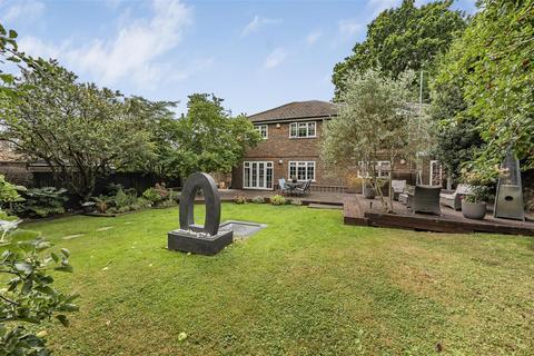32 Illingworth, Windsor, SL4 4UP