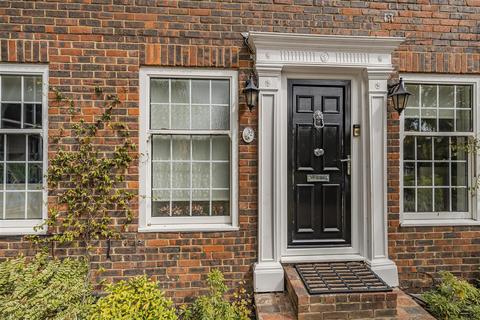 32 Illingworth, Windsor, SL4 4UP