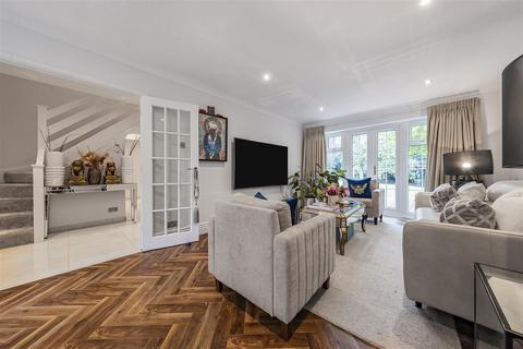 32 Illingworth, Windsor, SL4 4UP