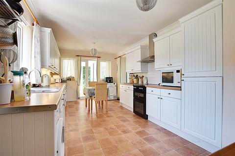 5 Richmond Close, Bexhill-on-sea, TN39 3DW