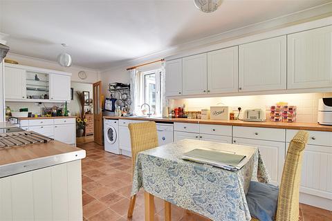 5 Richmond Close, Bexhill-on-sea, TN39 3DW