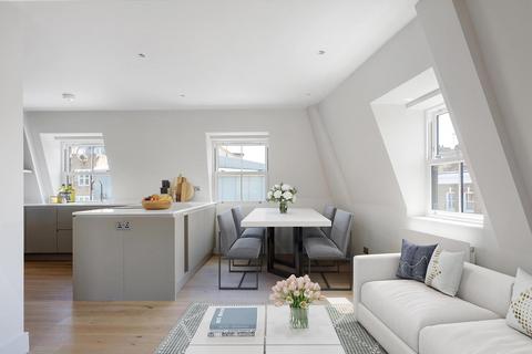 2 bedroom flat for sale, Northcote Road, London, SW11