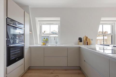 2 bedroom flat for sale, Northcote Road, London, SW11