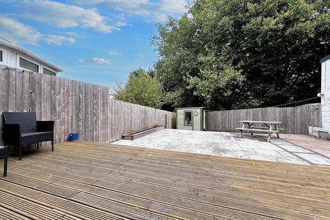32 Field View Road, Barry, CF63 1ED