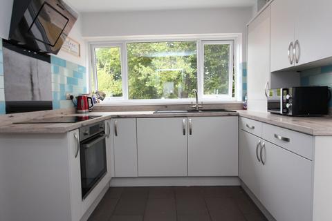 32 Field View Road, Barry, CF63 1ED