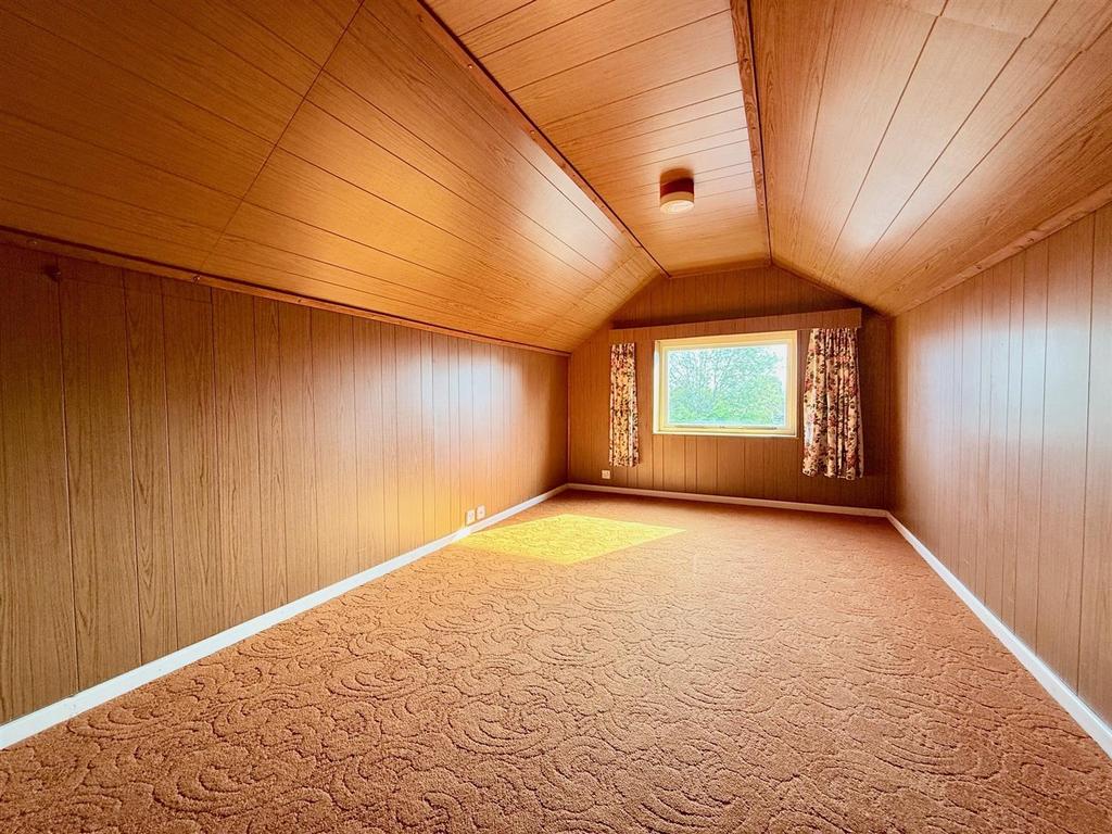 Attic/Hobbies Room