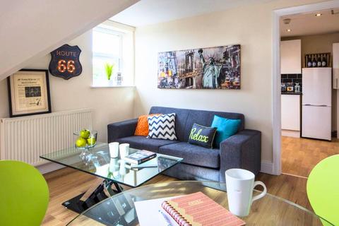 3 bedroom apartment to rent, Hyde Park Road - BILLS INCLUDED, Leeds LS6
