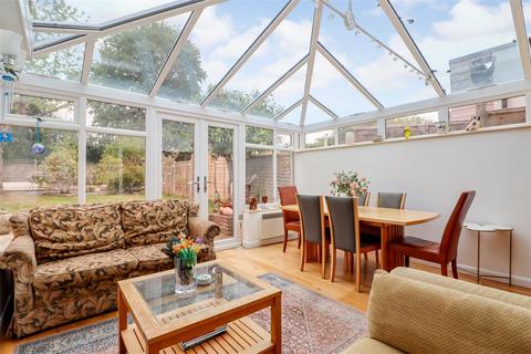 4 bedroom detached house for sale, Brambling Road, Horsham