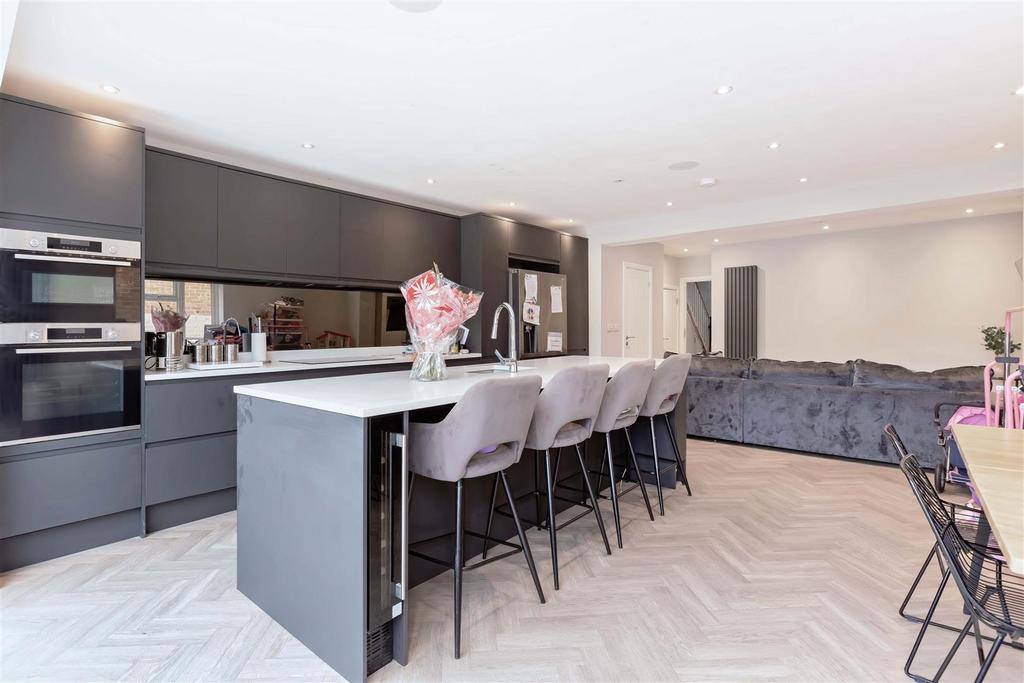 Barrington Close 11.jpg