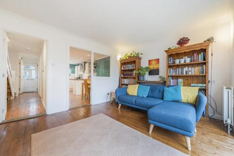 16 Lockwood Close, London, SE26 4HY