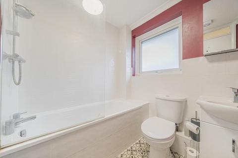 16 Lockwood Close, London, SE26 4HY