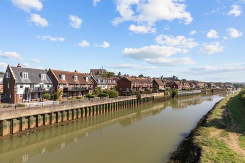 3 bedroom maisonette for sale, Wheelwrights Close, Arundel, BN18