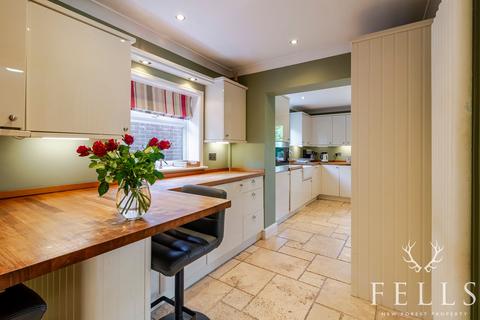4 bedroom detached house for sale, Parsonage Barn Lane, Ringwood BH24