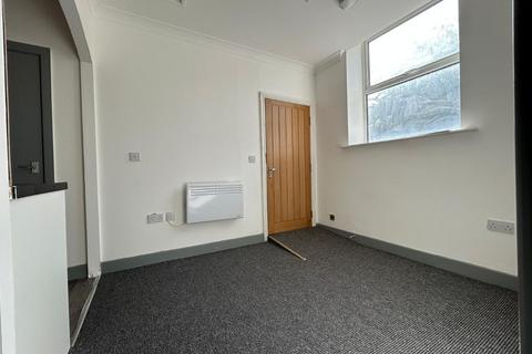 1 bedroom flat to rent, Market Street, Heckmondwike