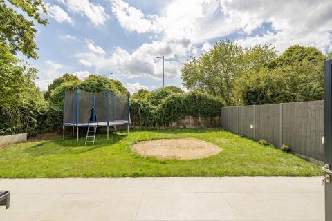 18 Crane Park Road, Twickenham, TW2 6DF
