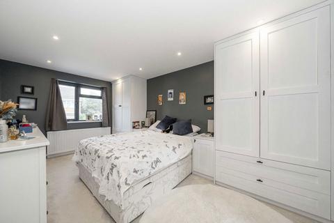 18 Crane Park Road, Twickenham, TW2 6DF