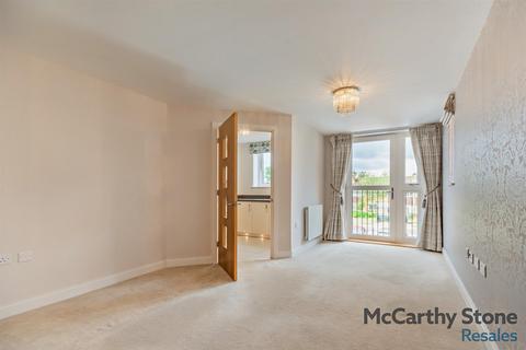 2 bedroom apartment for sale, Heathlands. Beaconsfield Road, Farnham Common, Slough