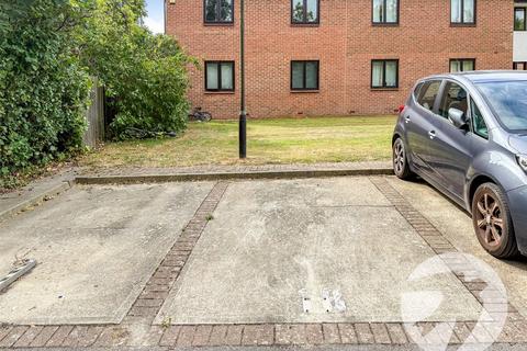 2 bedroom flat for sale, Parkview Road, London, SE9