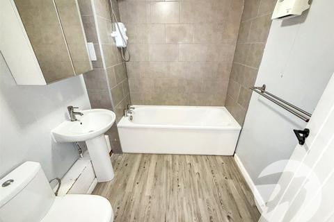 Flat 2, 3 Parkview Road, London, SE9 3QP