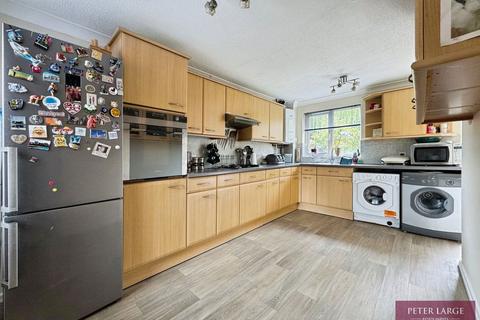 undefined, 18 Lon Celynnen, Rhyl, LL18 4LZ