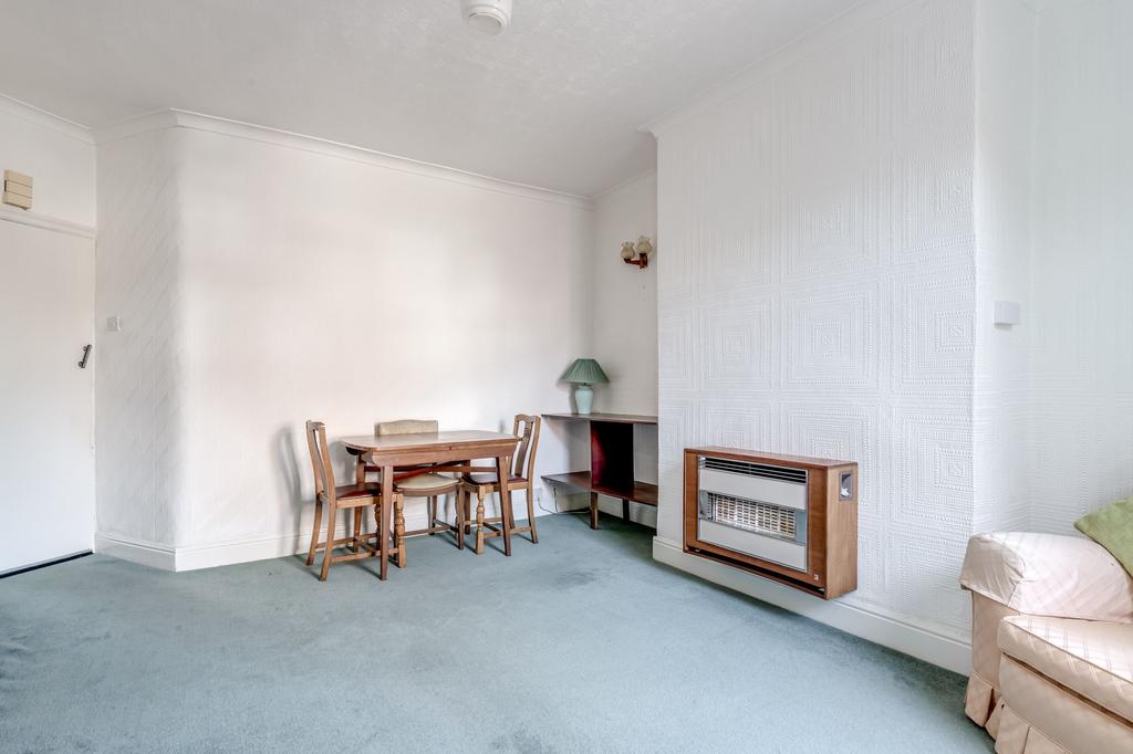 Sitting/Dining Room