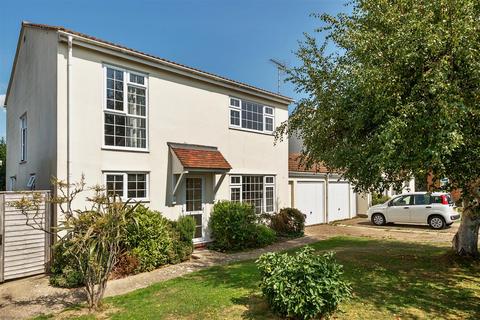 9 Avon Close, Bognor Regis, PO22 6BX