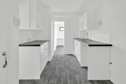 3 bedroom terraced house for sale, Jermayns, Basildon, Essex, SS15