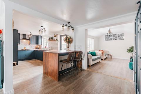 5 bedroom detached house for sale, Sharpe Way, Ormesby