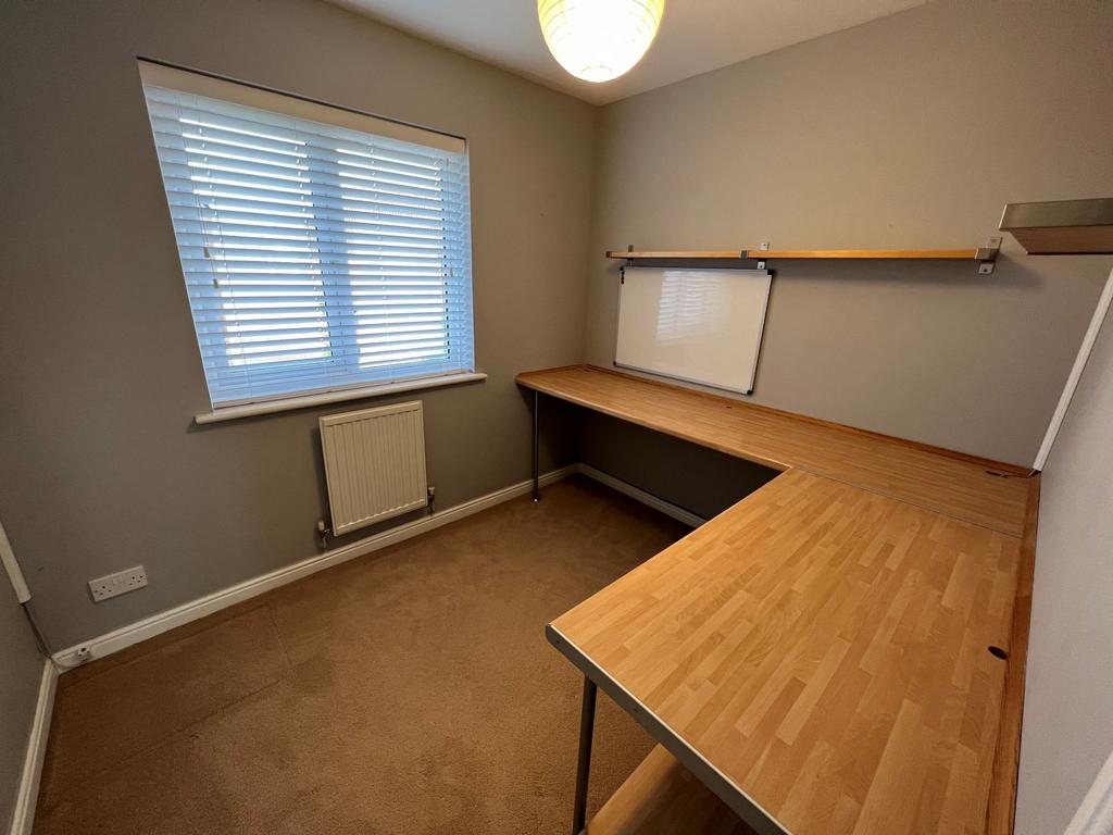 Bedroom 4 / study