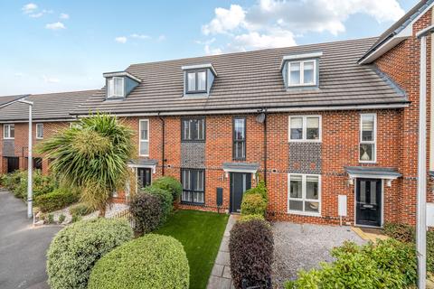 109 Fullbrook Avenue, Spencers Wood, Reading, RG7 1FE