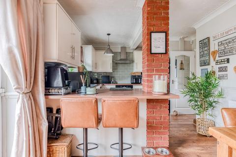 50 Ashley Downs, Lowestoft, NR32 4ET