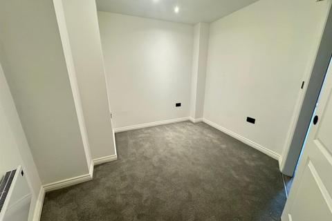 1 bedroom apartment to rent, Springwell Gardens, Whitehall Road, Leeds LS12