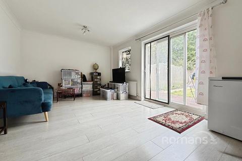 18 Copland Close, Basingstoke, RG22 4JX