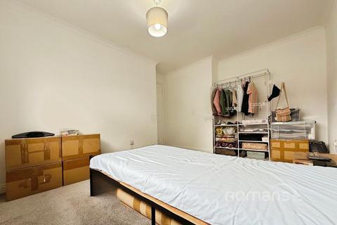 18 Copland Close, Basingstoke, RG22 4JX
