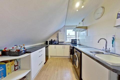 2 bedroom flat for sale, Queens Gardens, Herne Bay, CT6 5BS