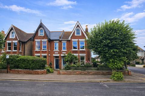 Queens Gardens, Herne Bay, CT6 5BS