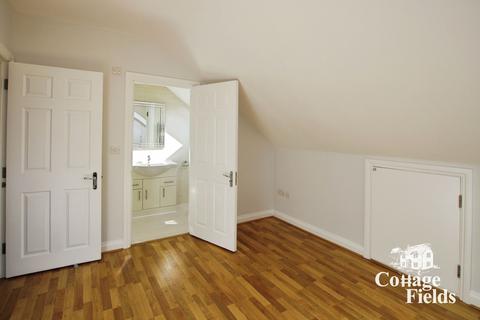 3 bedroom maisonette to rent, Gordon Hill, Enfield EN2