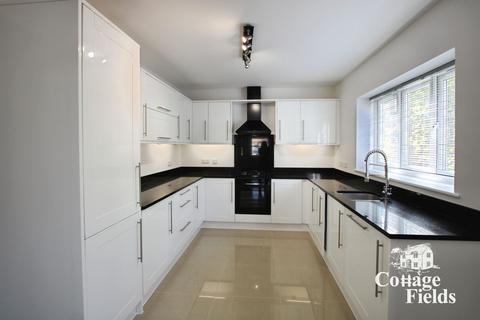 3 bedroom maisonette to rent, Gordon Hill, Enfield EN2
