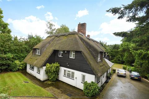 5 bedroom detached house to rent, South View Road, Pinner, HA5