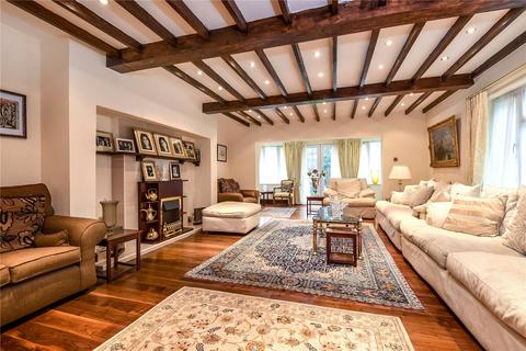 5 bedroom detached house to rent, South View Road, Pinner, HA5