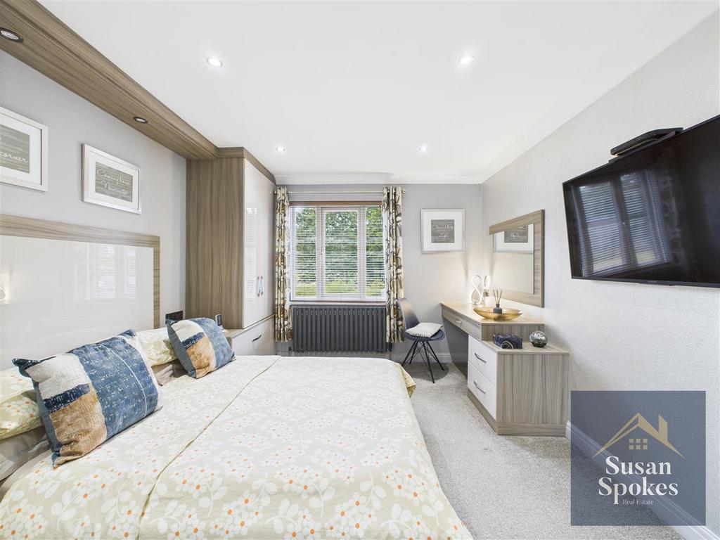 CAM01858 G0-PR0154-STILL012.jpg